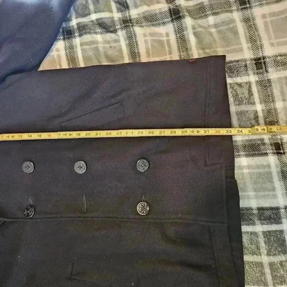 Vintage Woolrich double breasted Large man's navy blue peacoat